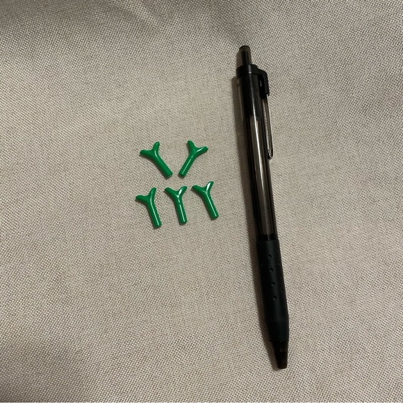 LEGO Green Plastic Y-Shaped Pieces (5 Pieces) - Picture 3 of 3